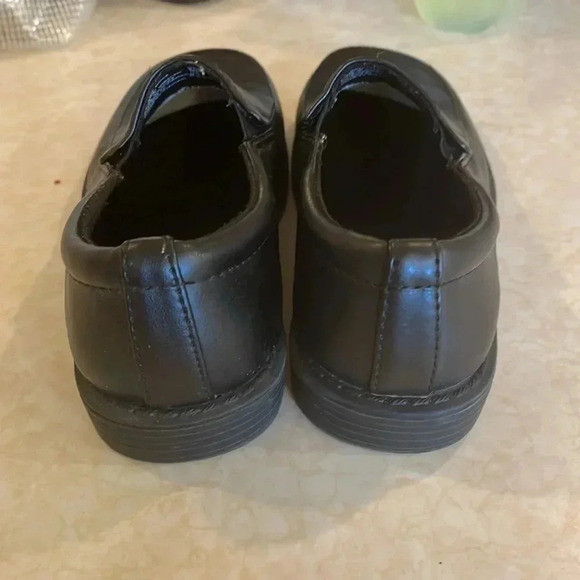 Smart Fit Slip On Black Dress Shoes Boys Sz 9.5, Great Condition - Picture 3 of 7
